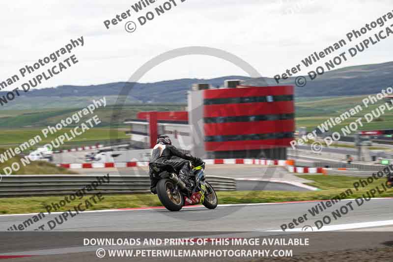 cadwell no limits trackday;cadwell park;cadwell park photographs;cadwell trackday photographs;enduro digital images;event digital images;eventdigitalimages;navarra;no limits trackdays;peter wileman photography;racing digital images;trackday digital images;trackday photos